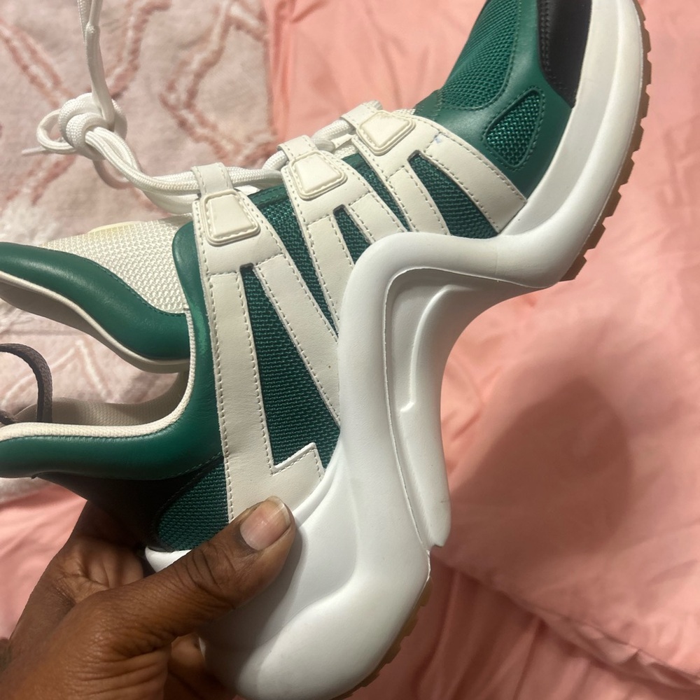 Lv arch light sneakers